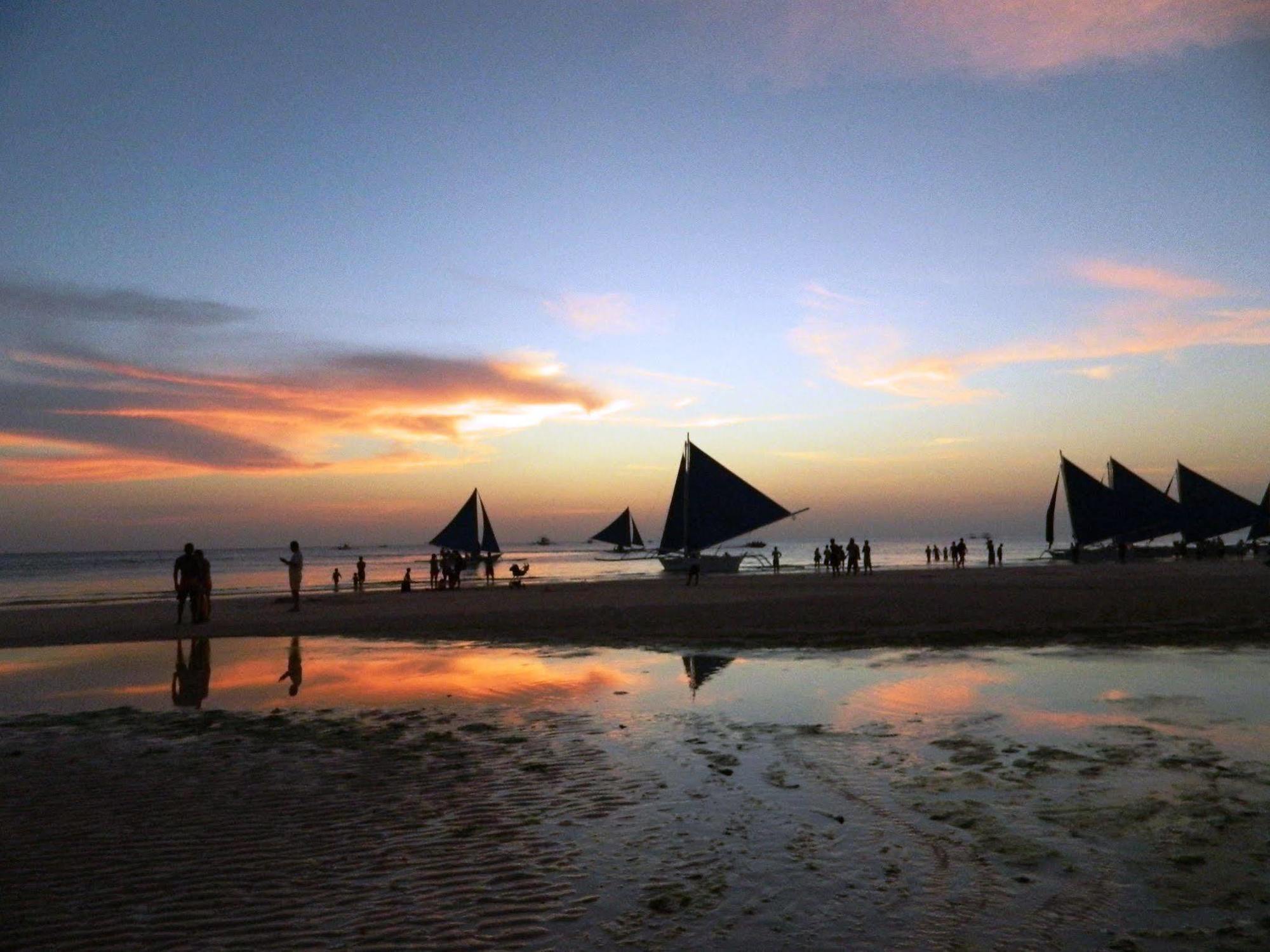 Hotel Signature Boracay South 3*